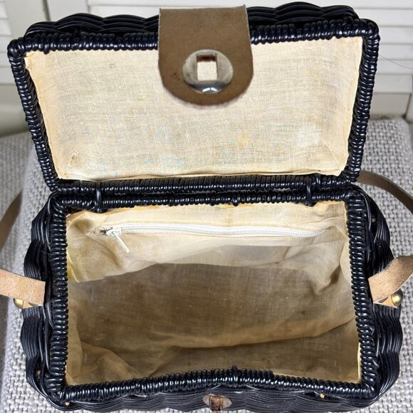 Vintage 70s Black Basket Bag Wicker-style Woven Crossbody Purse Leather strap - Picture 5 of 5